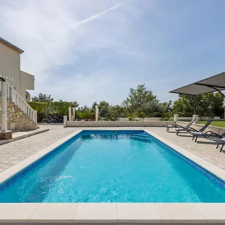 Villa Stari Hill * Kaštel Stari