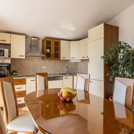 Villa Stari Hill Kaštel Stari