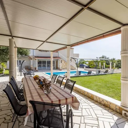 Villa Stari Hill Kaštel Stari