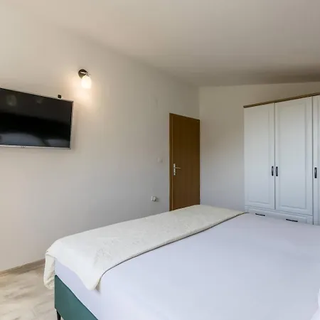 Villa Stari Hill Kaštel Stari