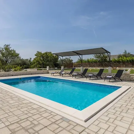 Villa Stari Hill * Kaštel Stari