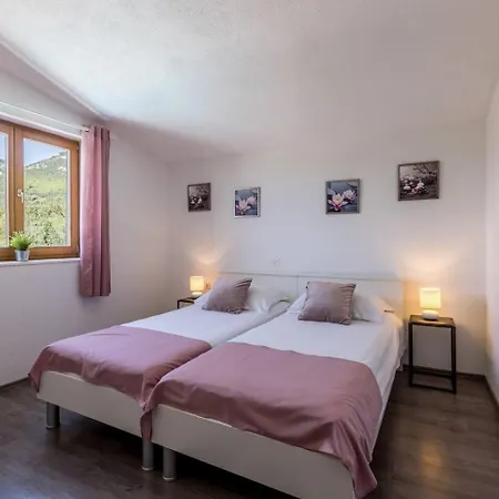 Villa Stari Hill Kaštel Stari